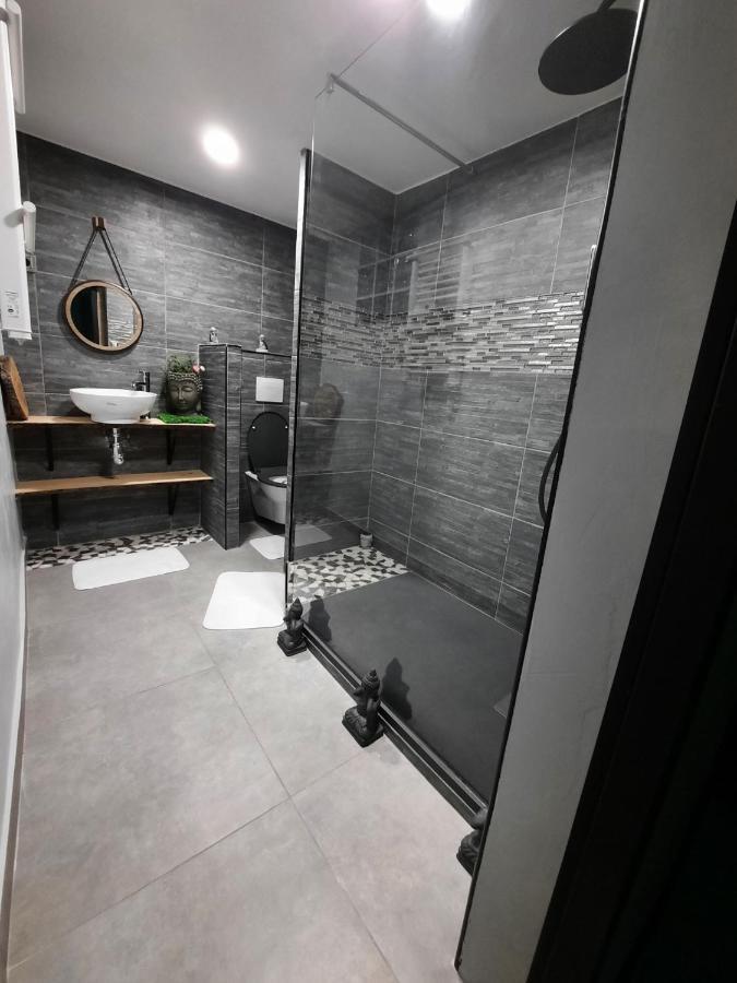 Maison Avec Jacuzzi Saint-Mitre-les-Remparts Exterior foto